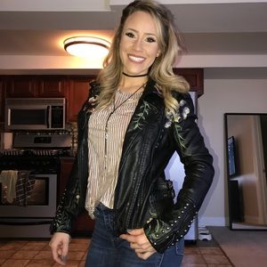 Meet your Posher, Olivia